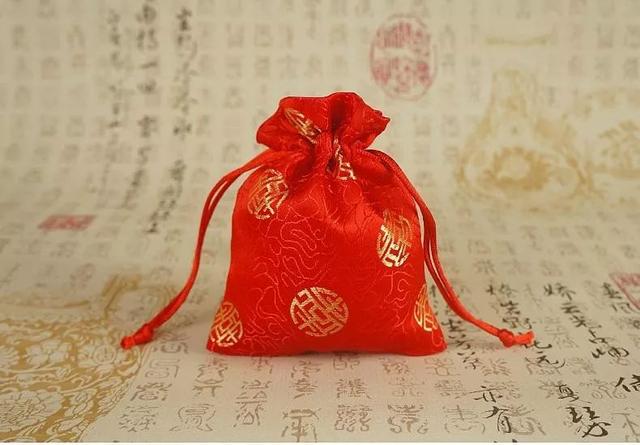 年会策划：这几个年会全员小礼品，真的好暖心，已推荐